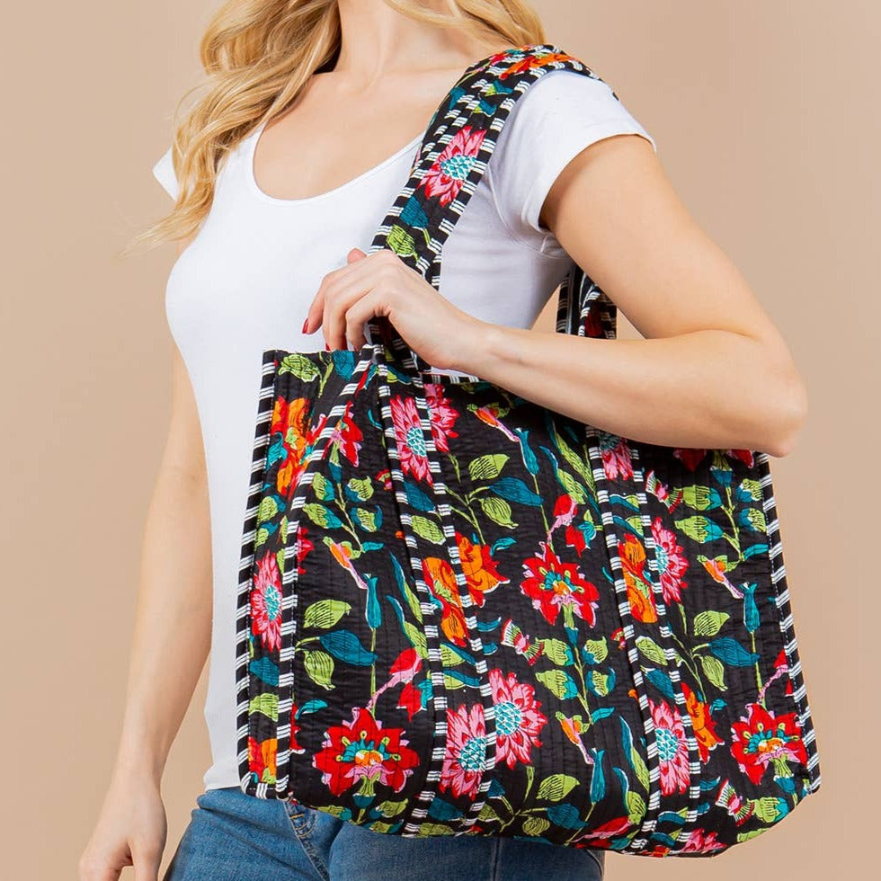 Quilted Striped Binding Roomy Fit Green Tote Bag main image 1