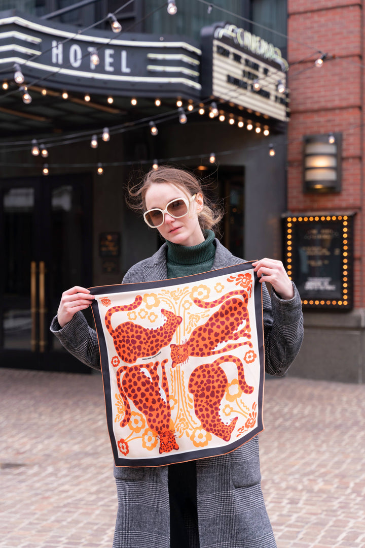 Silk Bandana Of Leopards With Floral Fountain