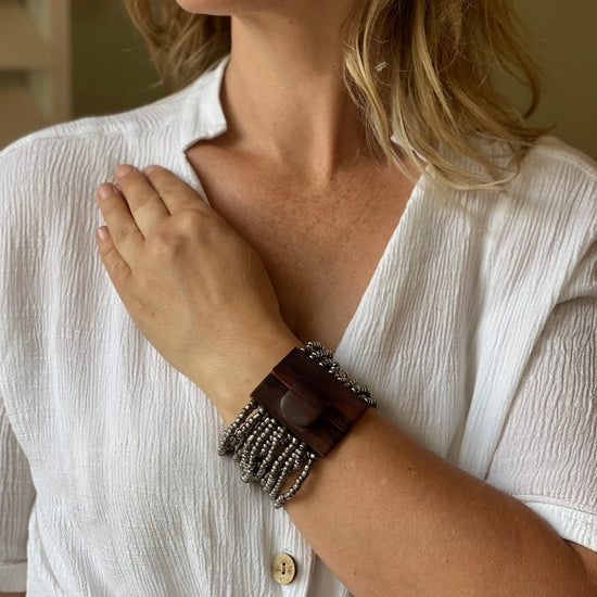 Bracelet Fermoir Bois Multi-rangs, Gris
