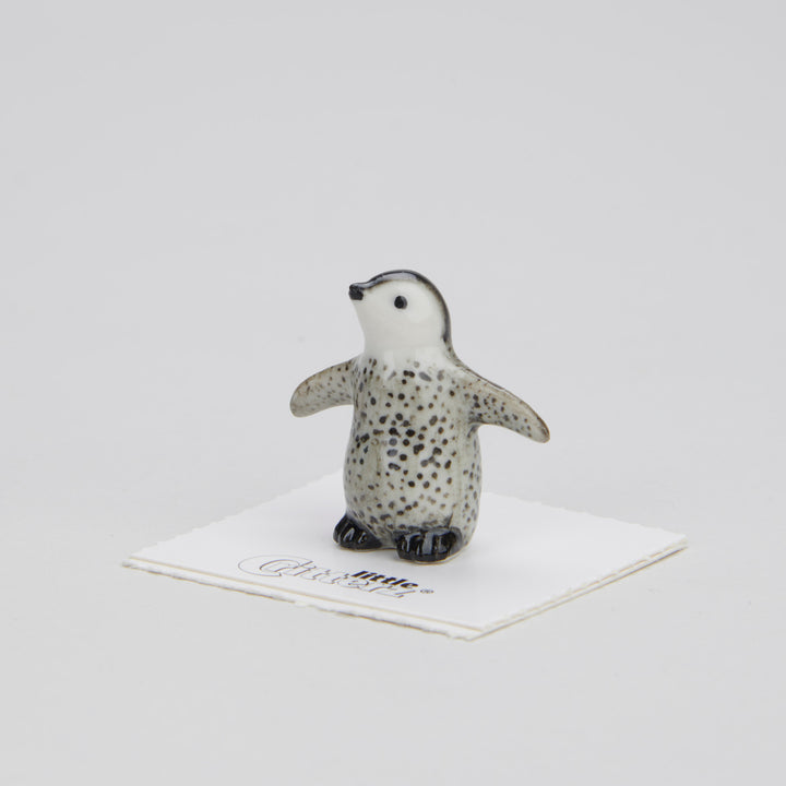 Miniature En Porcelaine, Poussin Pingouin De Tux