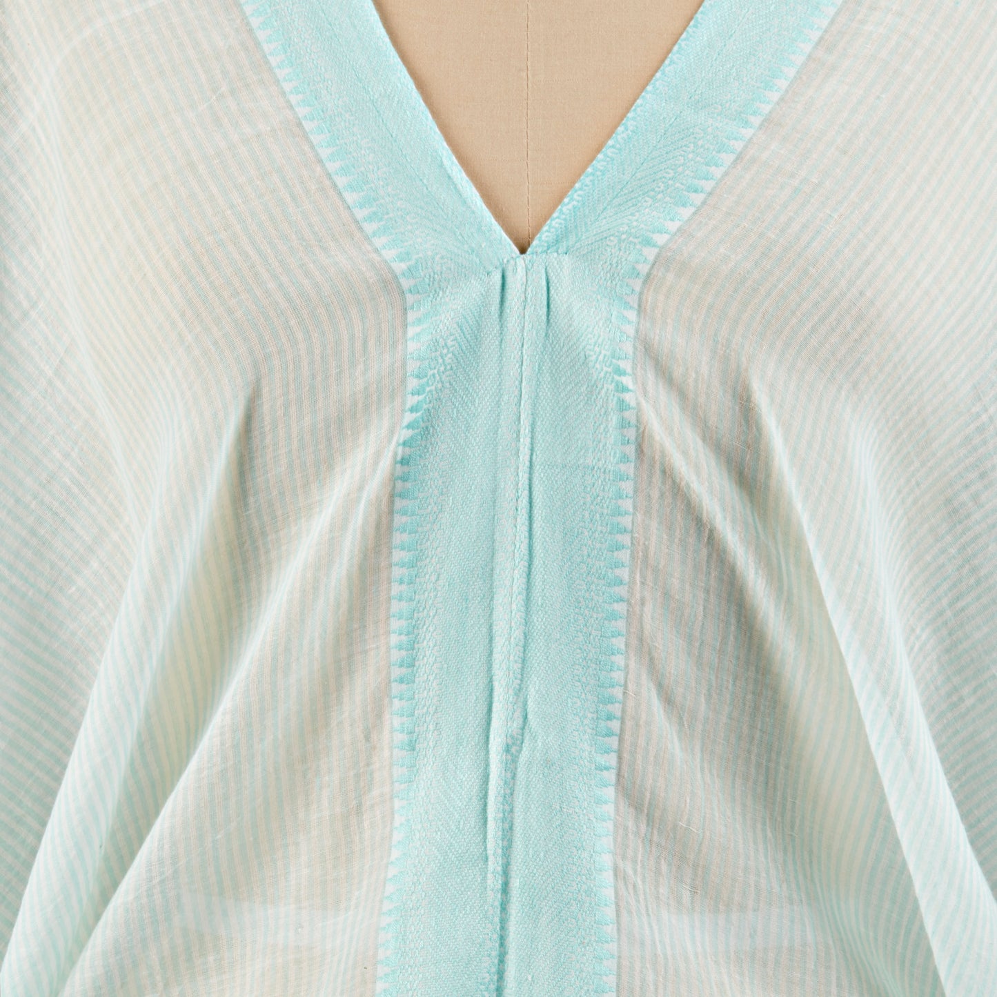 Aishani tissé à la main Poncho-Aqua
