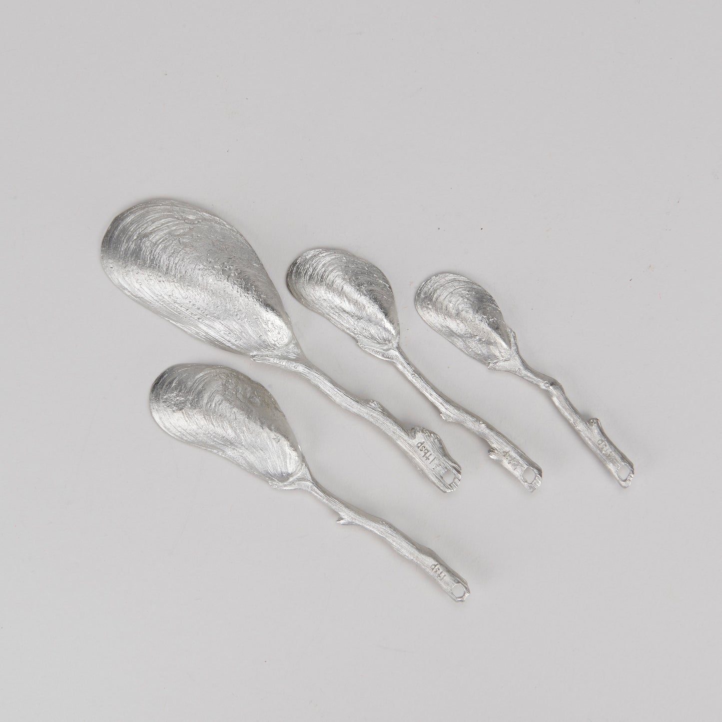 Ensemble de 4 cuillères à mesurer pour moules en étain