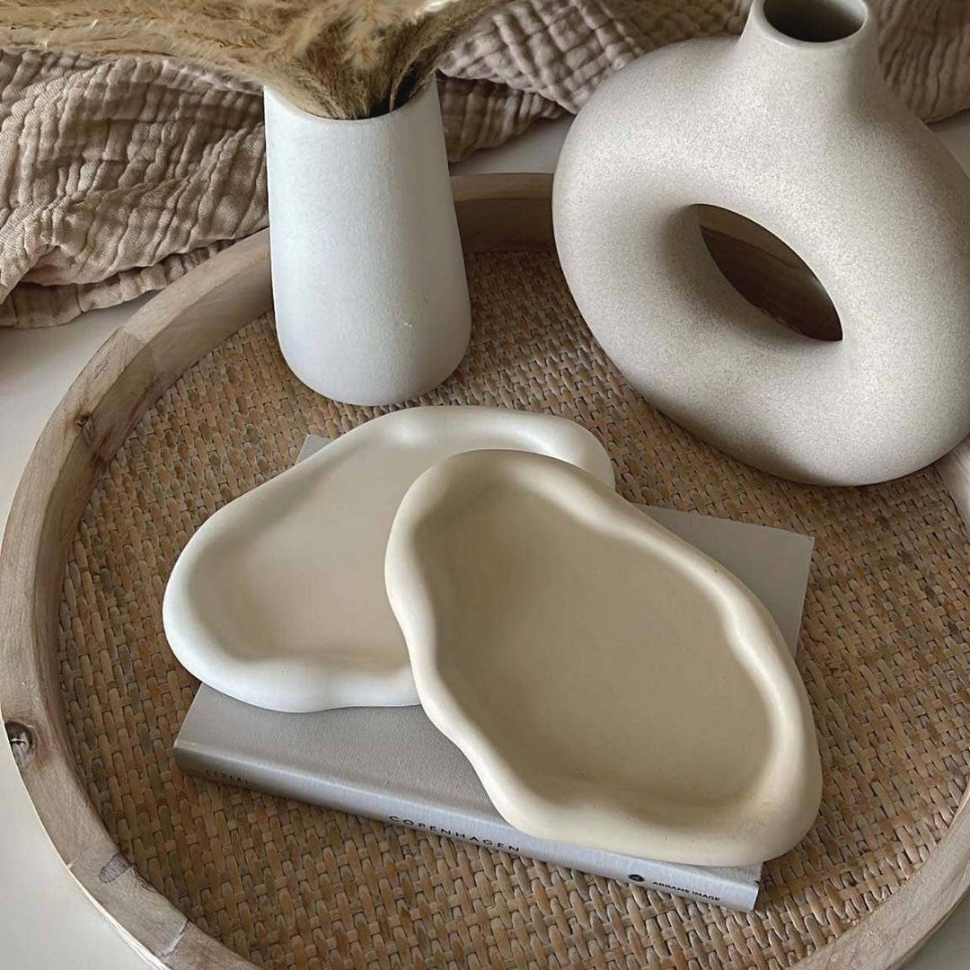 Irregular Oval Cloud Trinket Tray: Cream White