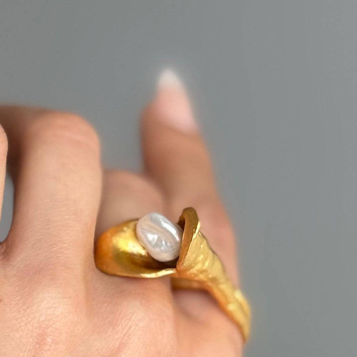 FLOWER CHILD Calla Lily Pearl Ring | Biwa Pearls | 24k GF
