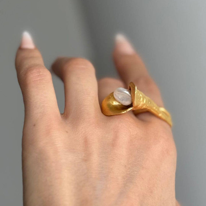 FLOWER CHILD Calla Lily Pearl Ring | Biwa Pearls | 24k GF