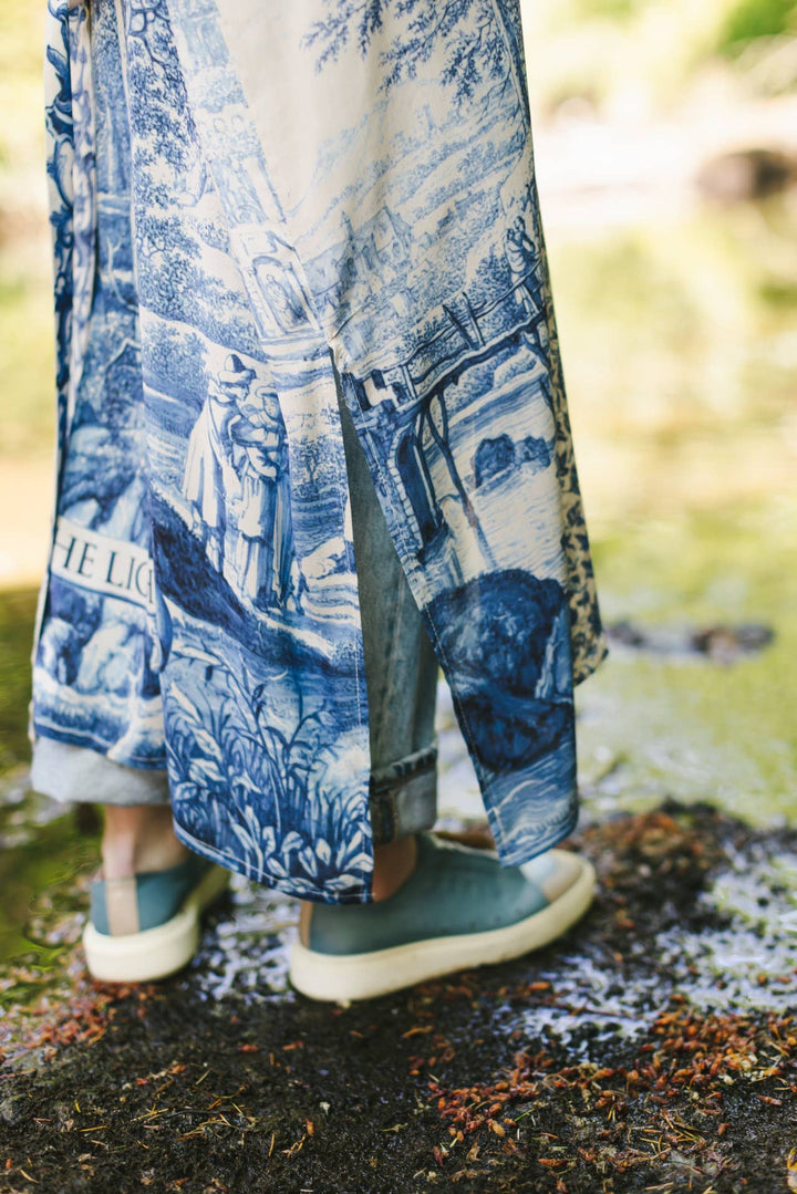 Let The Light In Opera Duster Kimono Robe w/ Delft Print