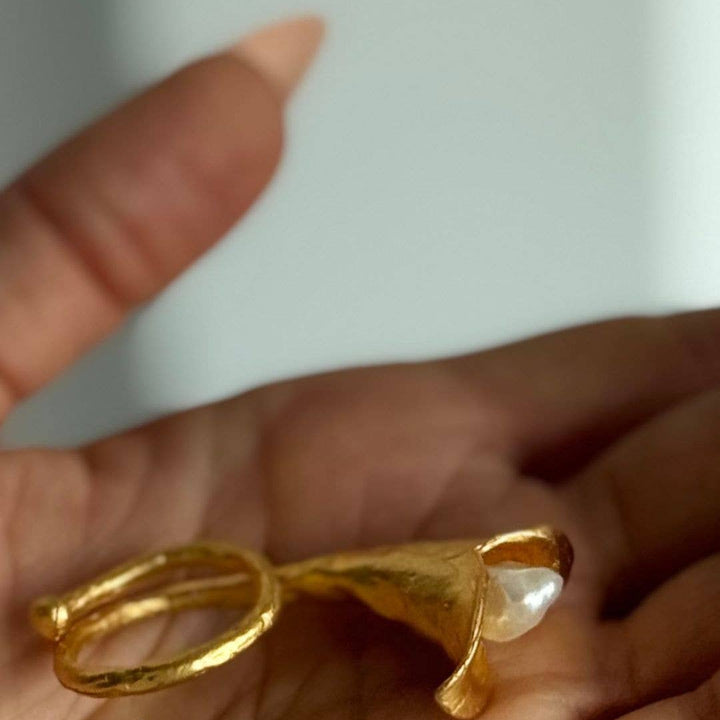 FLOWER CHILD Calla Lily Pearl Ring | Biwa Pearls | 24k GF