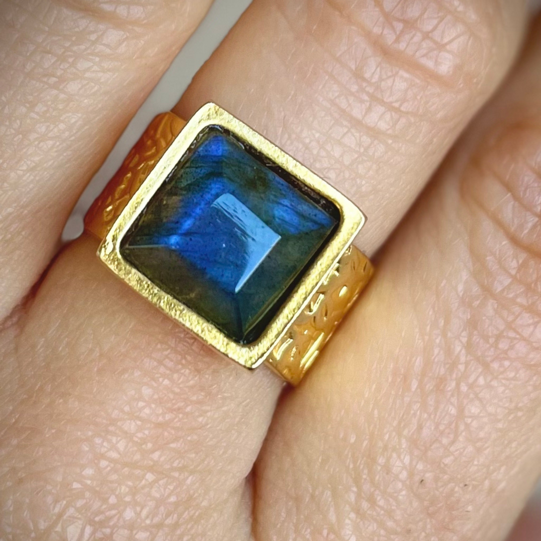 PRESENCE Labradorite 10mm Square Cut | 24k GF | Adjustable