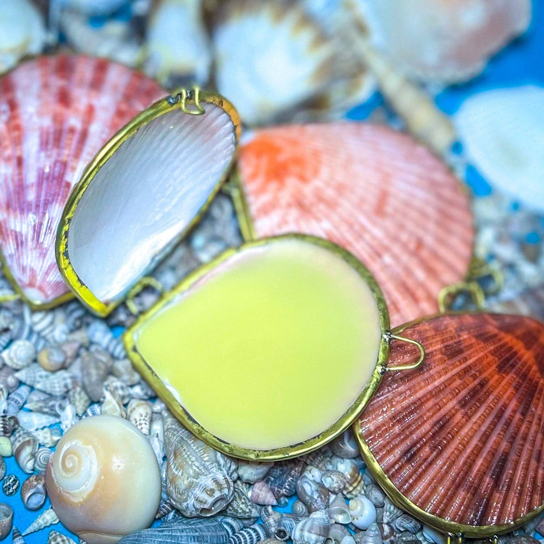 4 oz Solid Botanical Perfume in Seashell Compact - Lg