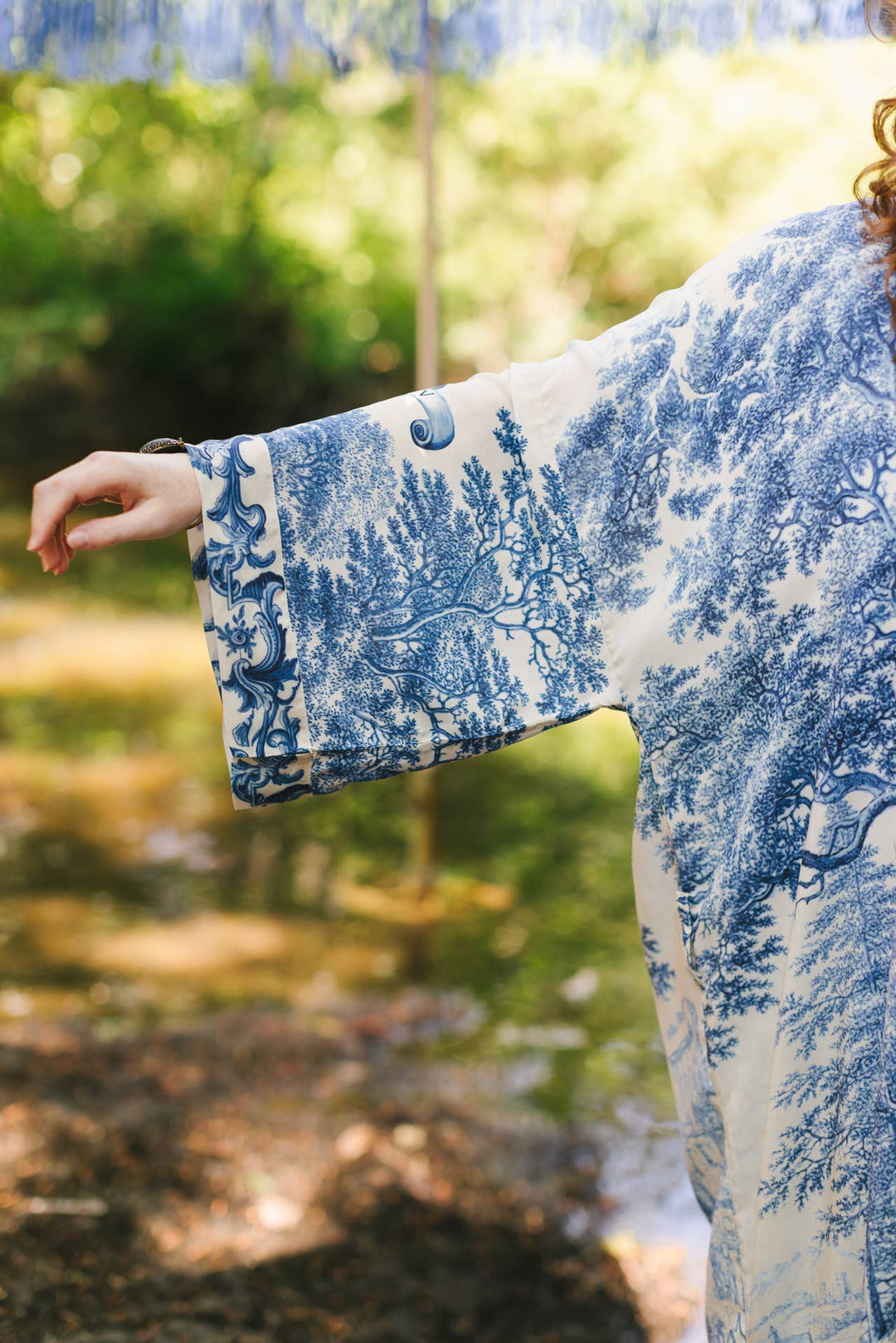 Let The Light In Opera Duster Kimono Robe w/ Delft Print