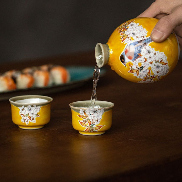 Kutaniyaki Yellow Sparrow Sake Set - 3pc