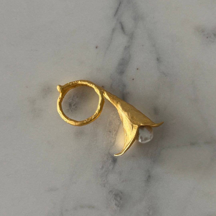 FLOWER CHILD Calla Lily Pearl Ring | Biwa Pearls | 24k GF