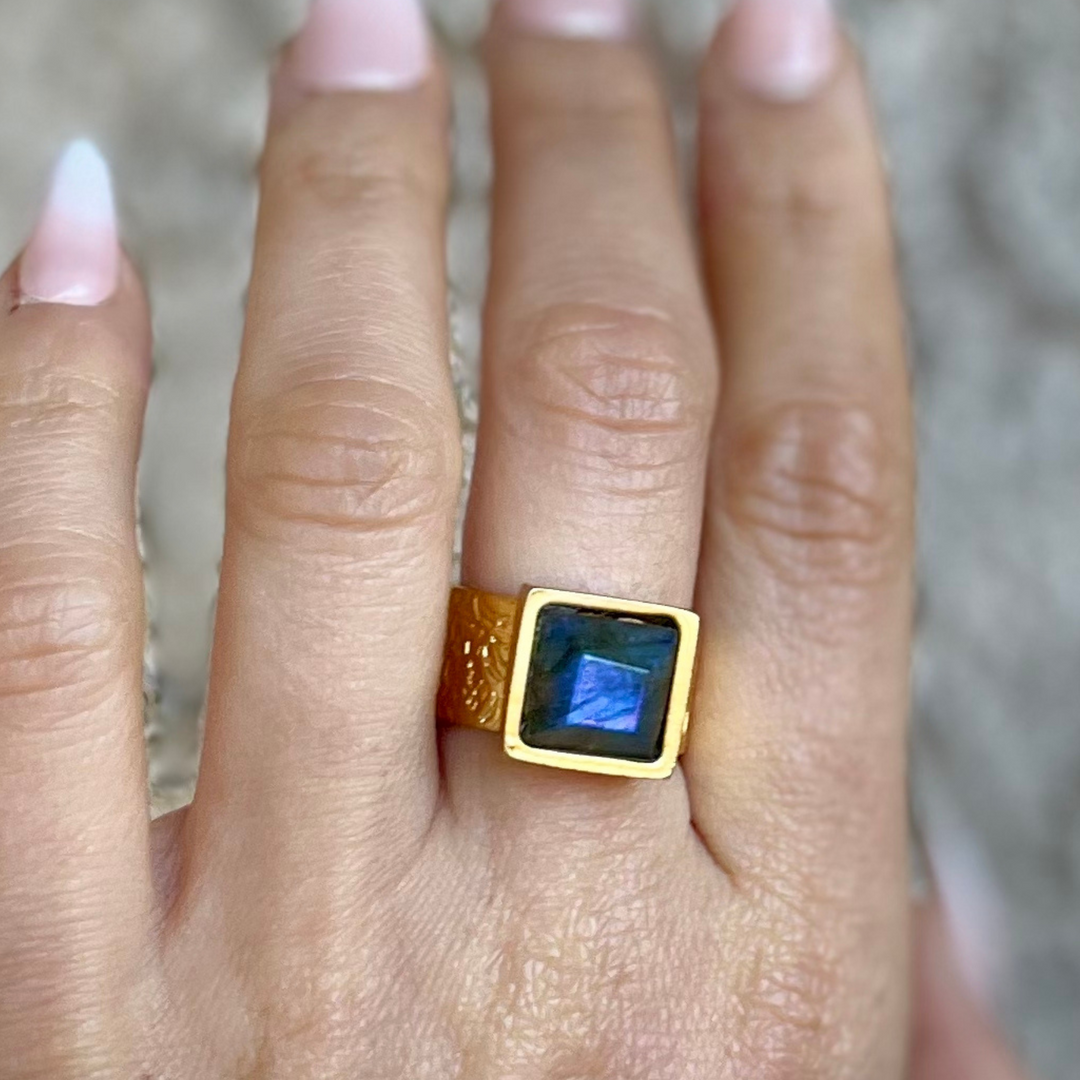 PRESENCE Labradorite 10mm Square Cut | 24k GF | Adjustable