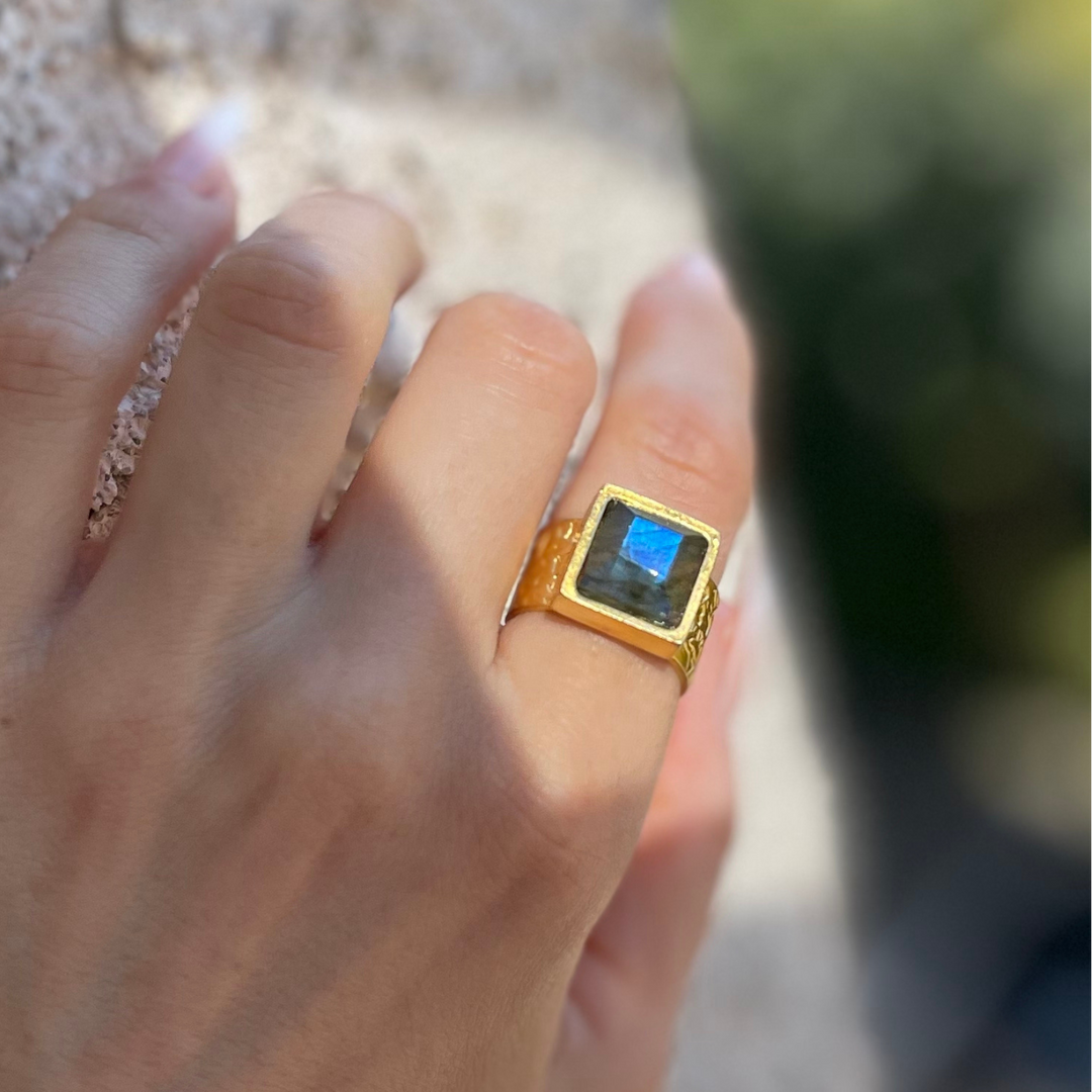 PRESENCE Labradorite 10mm Square Cut | 24k GF | Adjustable