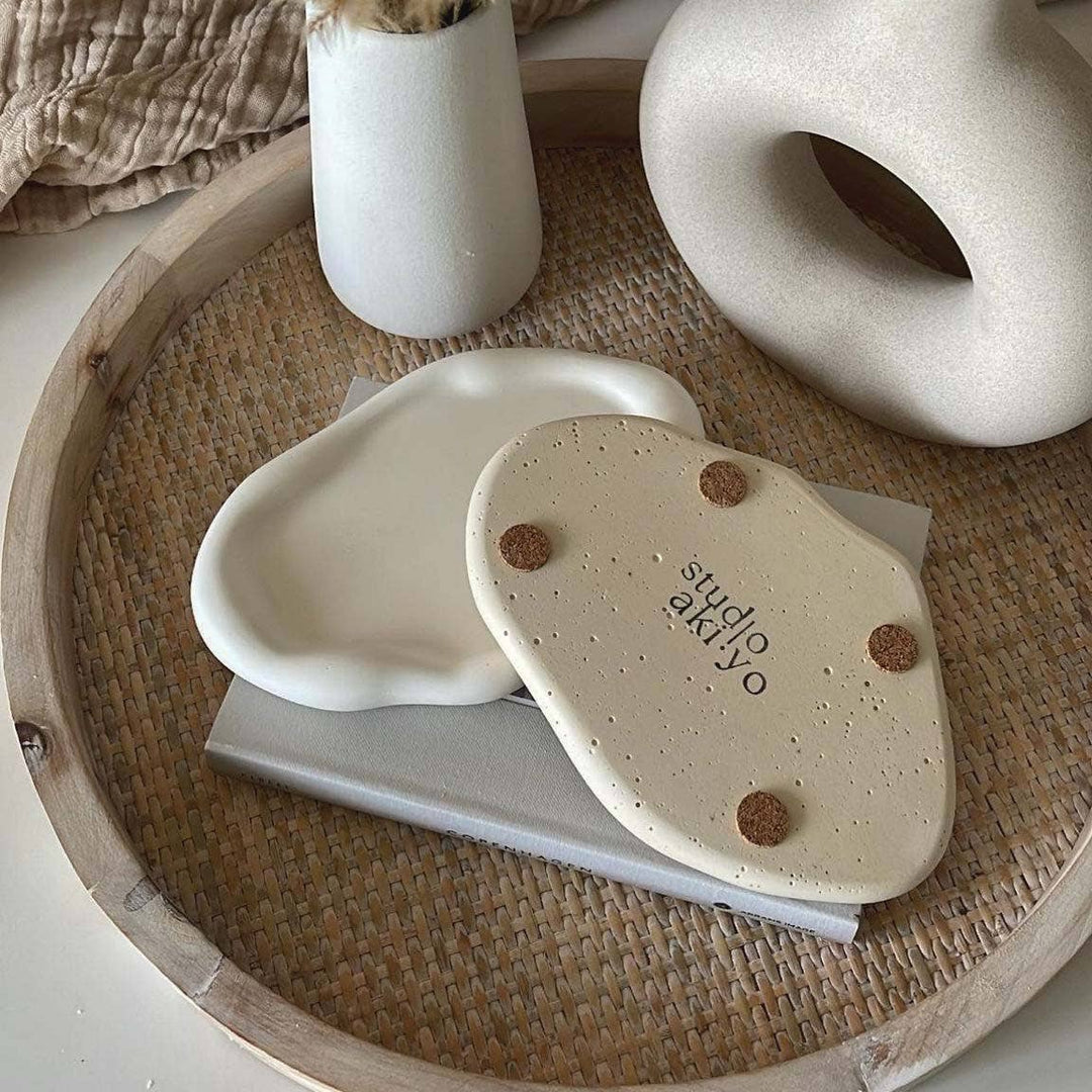 Irregular Oval Cloud Trinket Tray: Cream White