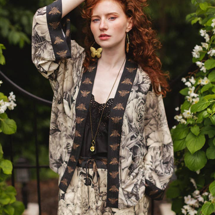 Honey & The Moon Pixie Duster Crop Kimono w/ Florals & Bees