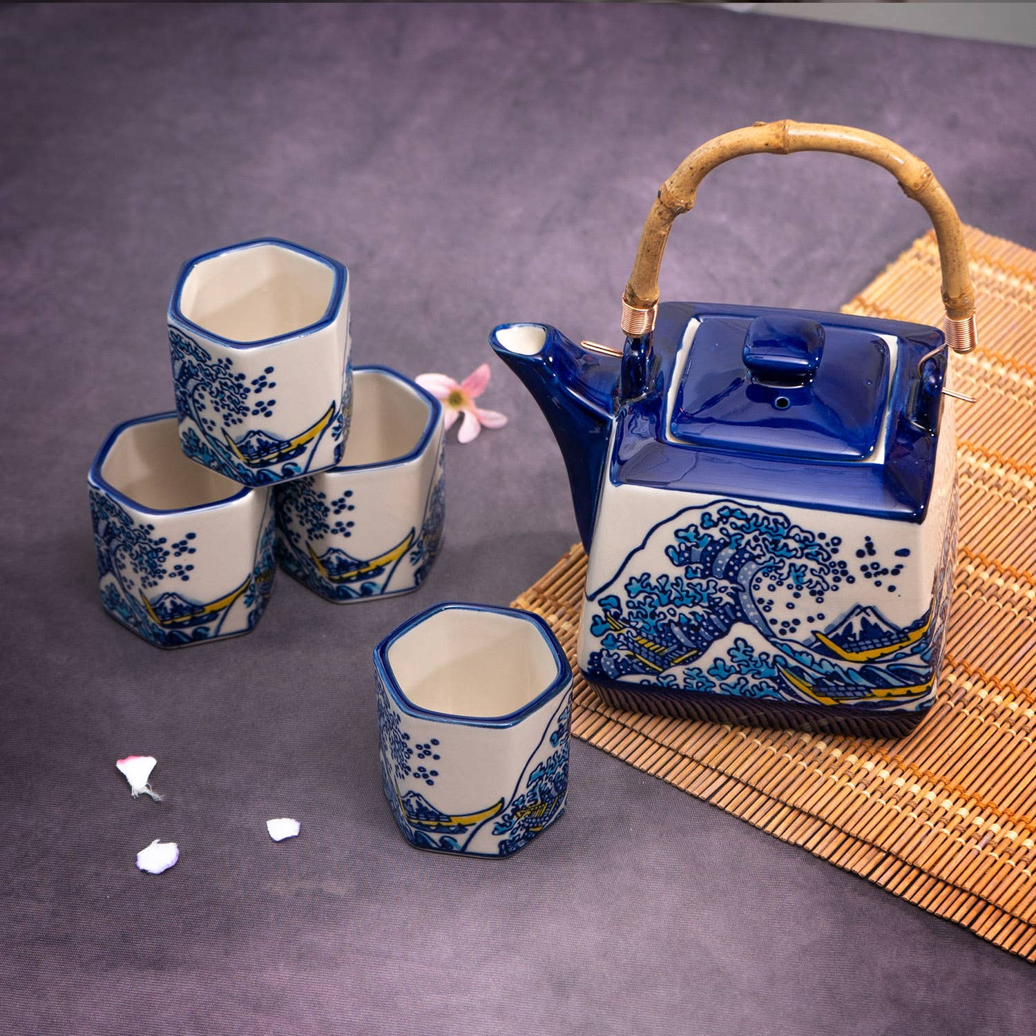 Great Wave Tea Set 20oz Tea Pot with 4 Hexagon Cups – ROM Boutique