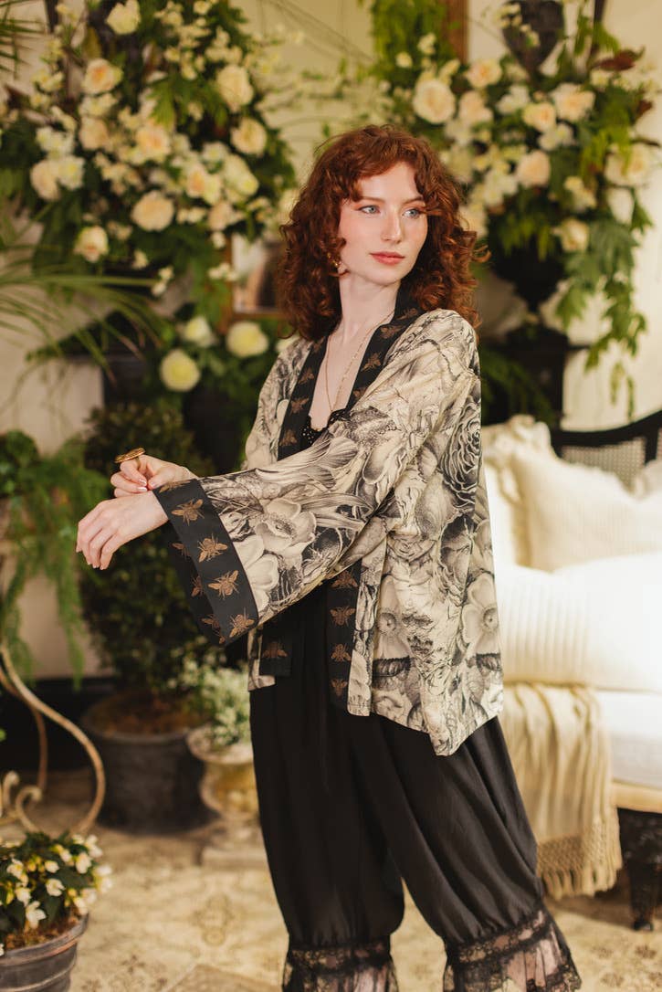 Honey & The Moon Pixie Duster Crop Kimono w/ Florals & Bees