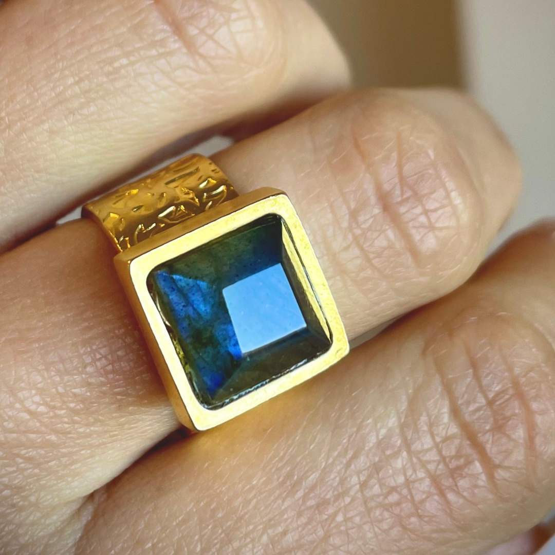 PRESENCE Labradorite 10mm Square Cut | 24k GF | Adjustable