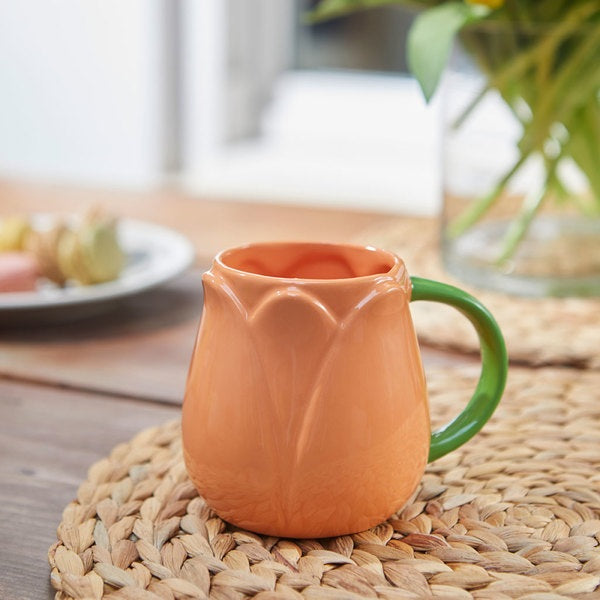 Tasse en émail d'abeille