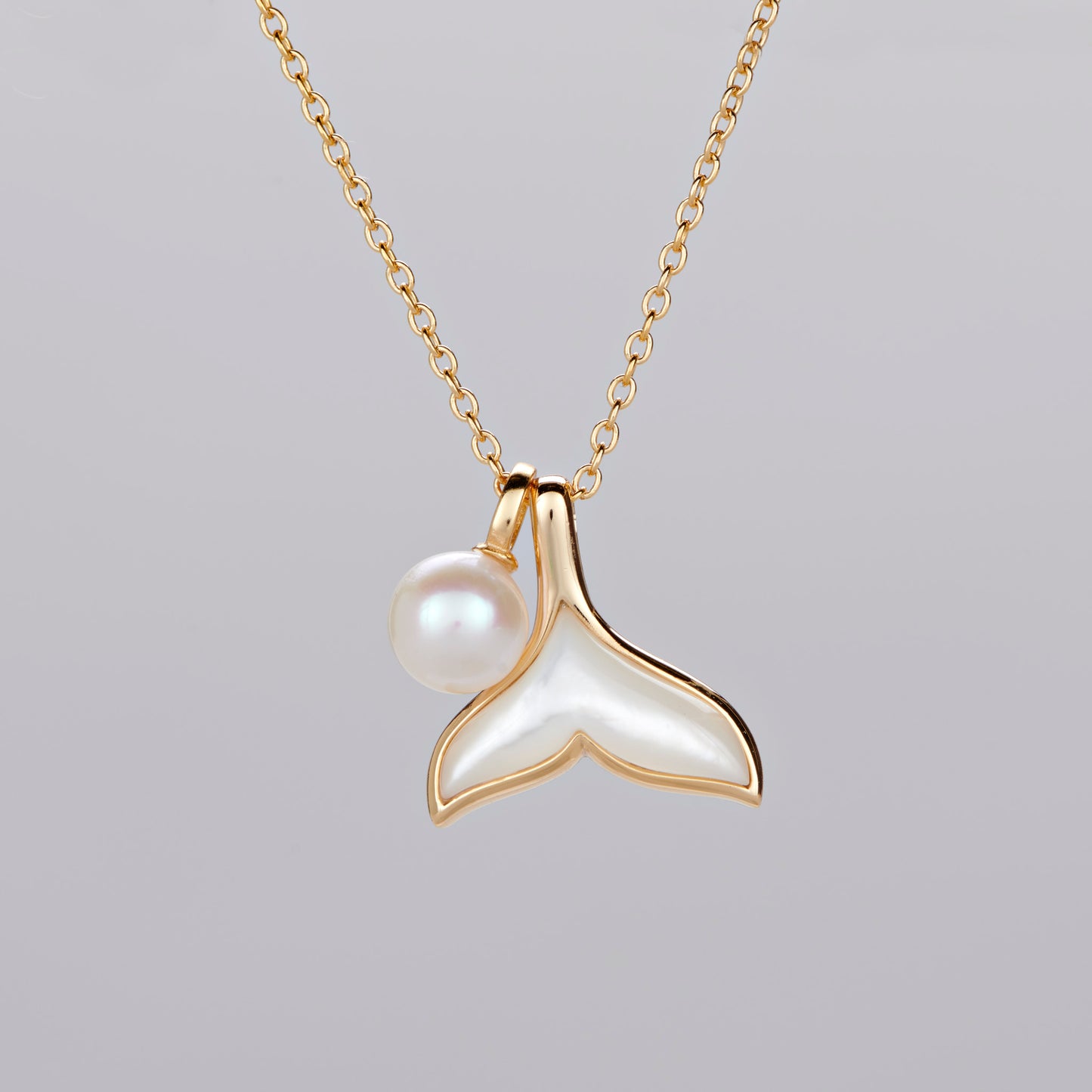 Collier de perles de queue de baleine