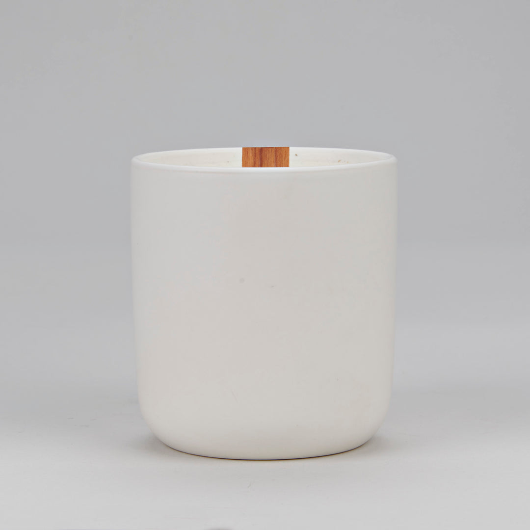 Candle - Wood Wick White Ceramic with Oyster Shell - Lavender Scent