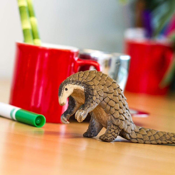 Figurine - Pangolin