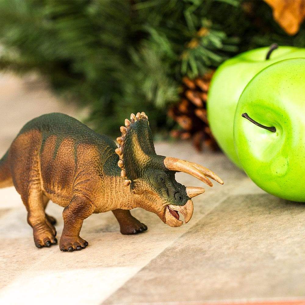 Figurine triceratops best sale